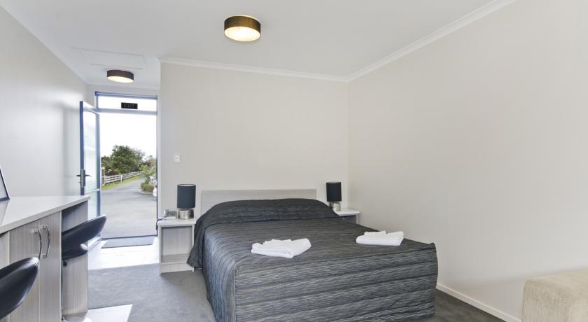Matakana Motel Room photo